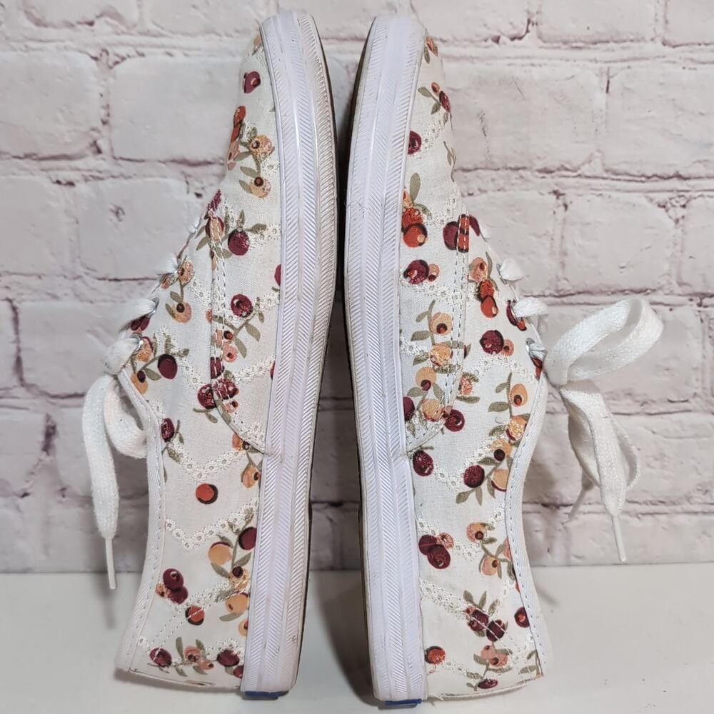 Keds x Taylor Swift Eyelet Berry Sneakers 7.5 Swiftie Casual Cherries Boho - Picture 5 of 13